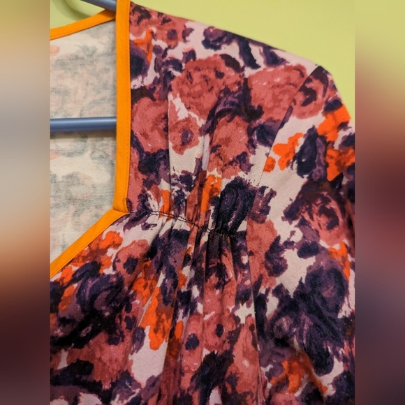 PINUP COUTURE Floral long sleeve midi dress heart neckline and gathered detail - Picture 15 of 16